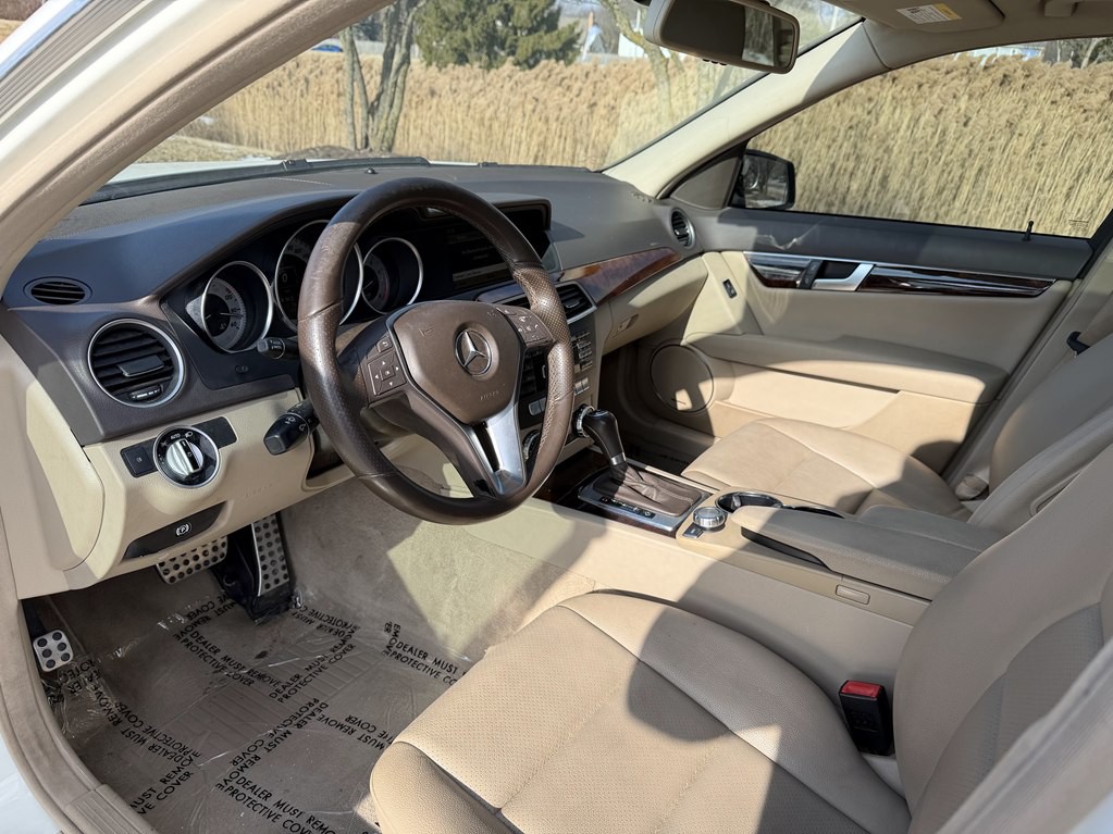 2012 Mercedes-Benz C-Class Image 22