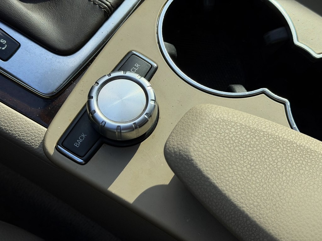 2012 Mercedes-Benz C-Class Image 23