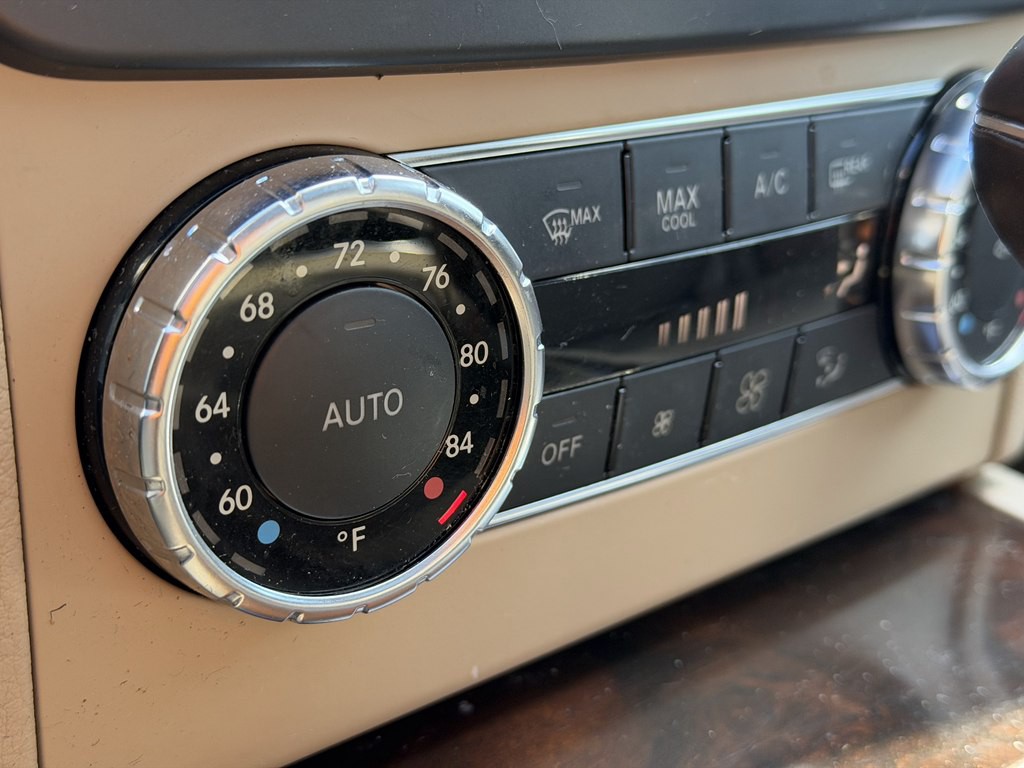 2012 Mercedes-Benz C-Class Image 26