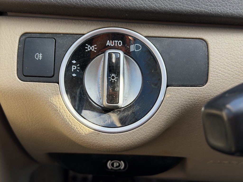 2012 Mercedes-Benz C-Class Image 28