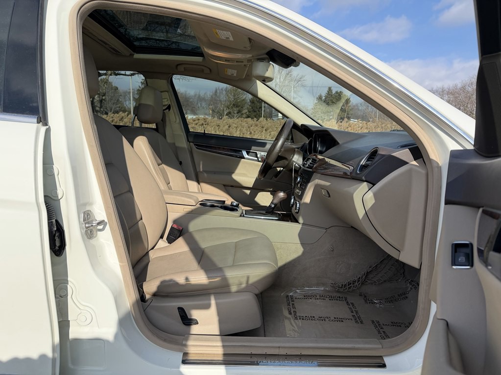 2012 Mercedes-Benz C-Class Image 31