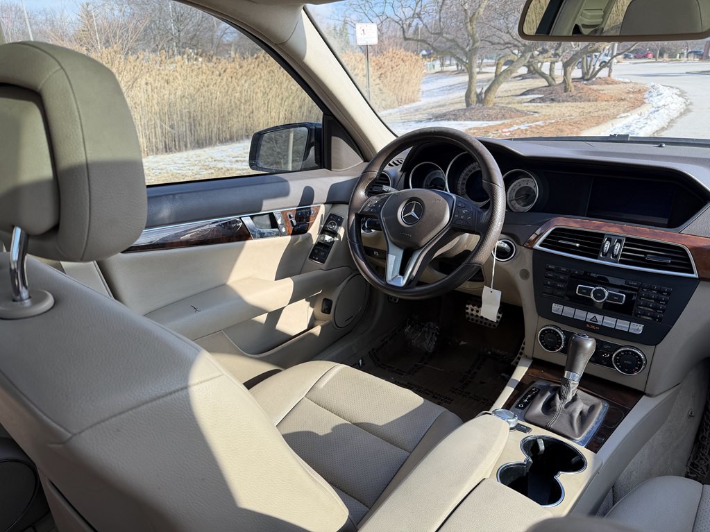 2012 Mercedes-Benz C-Class Image 33