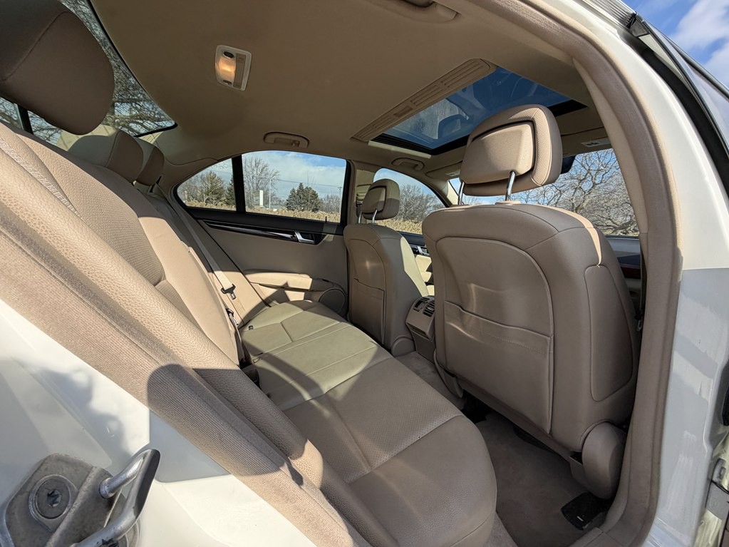 2012 Mercedes-Benz C-Class Image 35