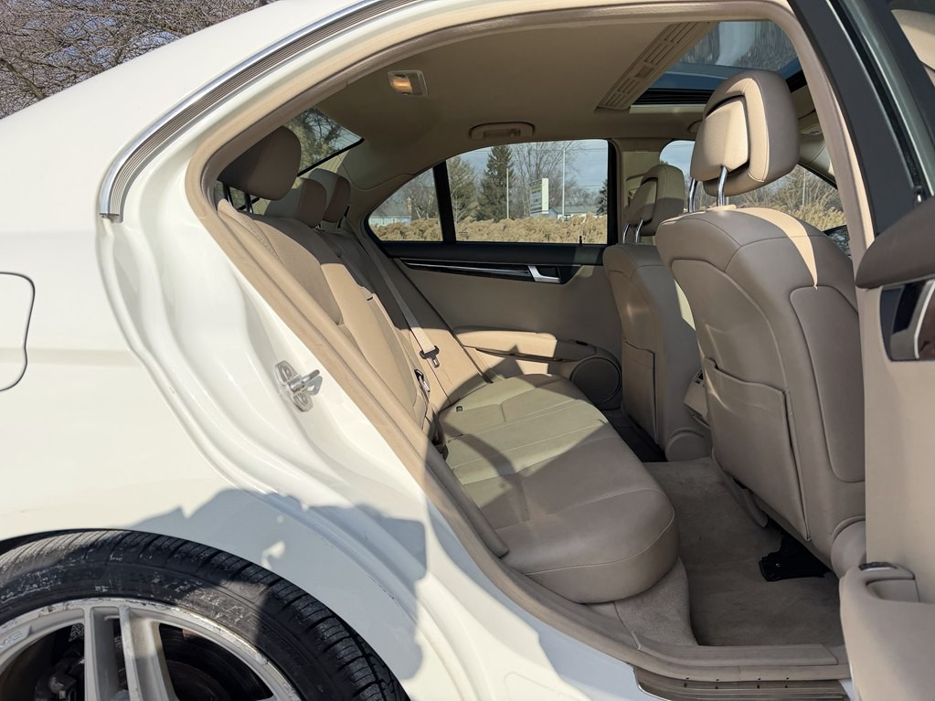 2012 Mercedes-Benz C-Class Image 36
