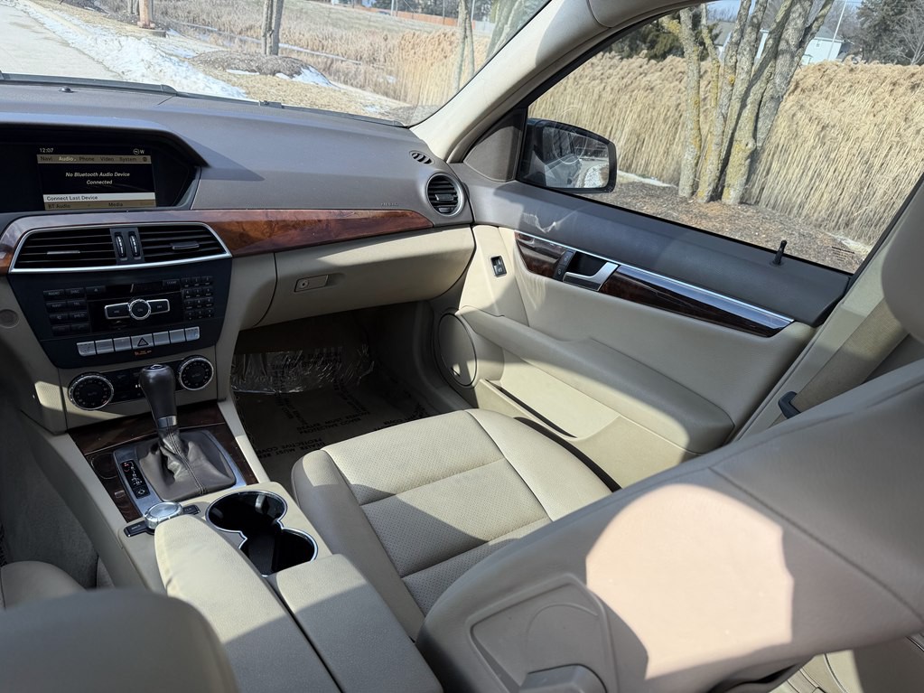 2012 Mercedes-Benz C-Class Image 40