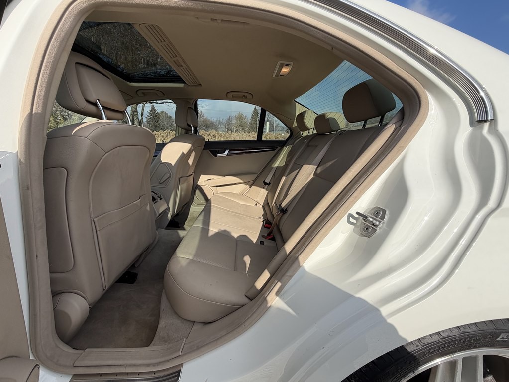 2012 Mercedes-Benz C-Class Image 42