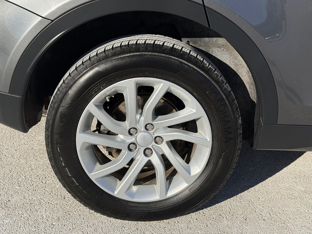 2016 Land Rover Discovery Sport Image 14