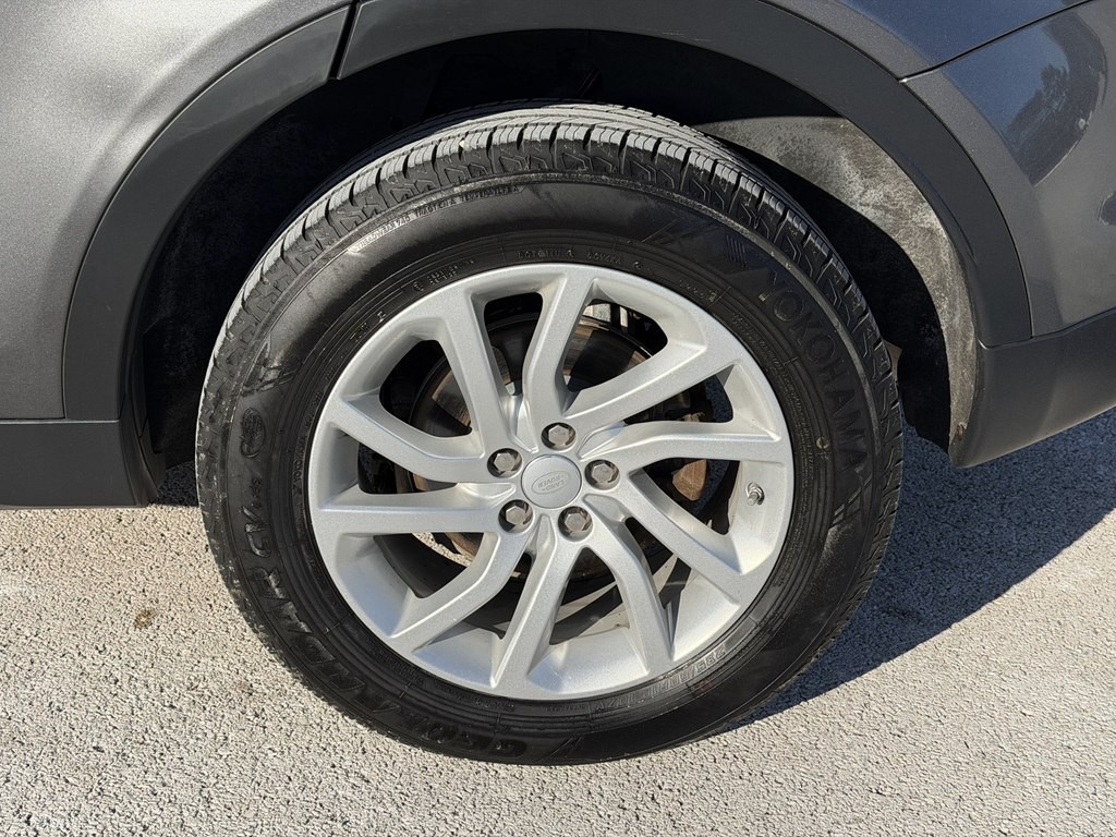 2016 Land Rover Discovery Sport Image 15