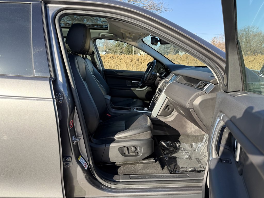 2016 Land Rover Discovery Sport Image 22
