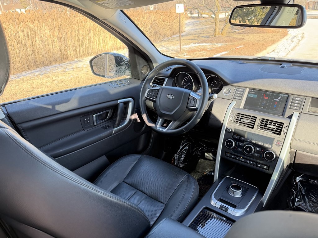 2016 Land Rover Discovery Sport Image 25