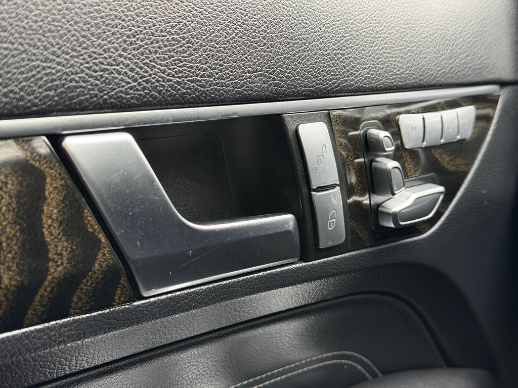 2016 Mercedes-Benz E-Class Image 33