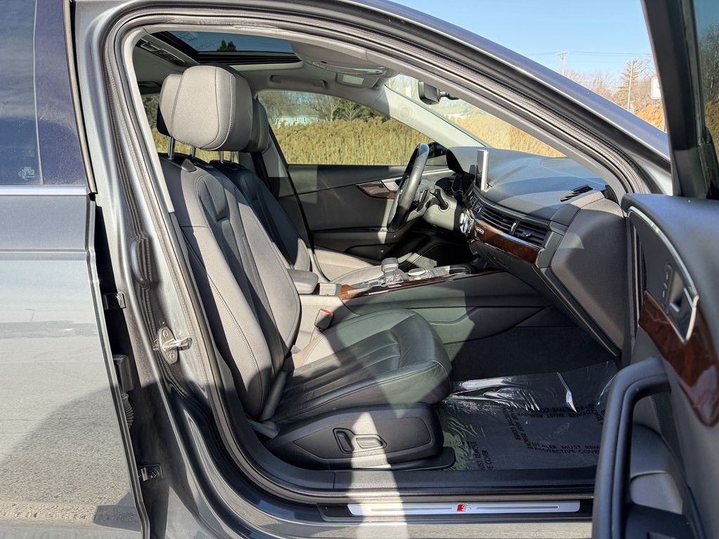 2017 Audi A4 Image 26