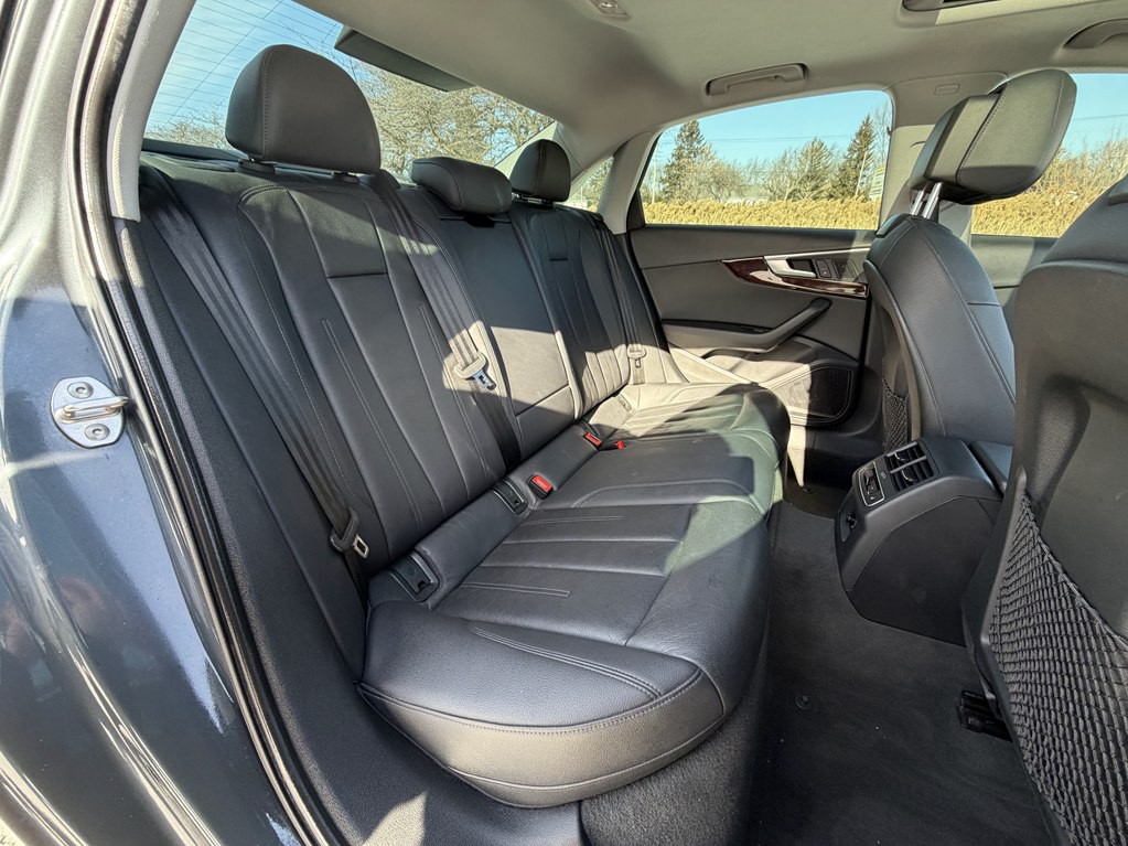 2017 Audi A4 Image 31