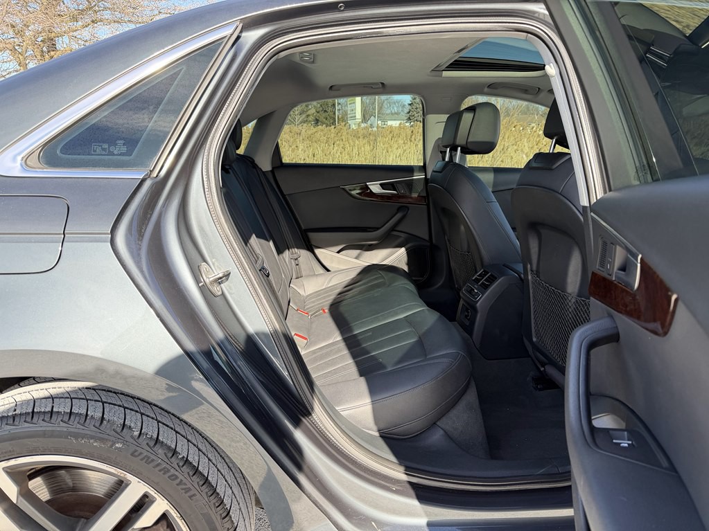 2017 Audi A4 Image 32