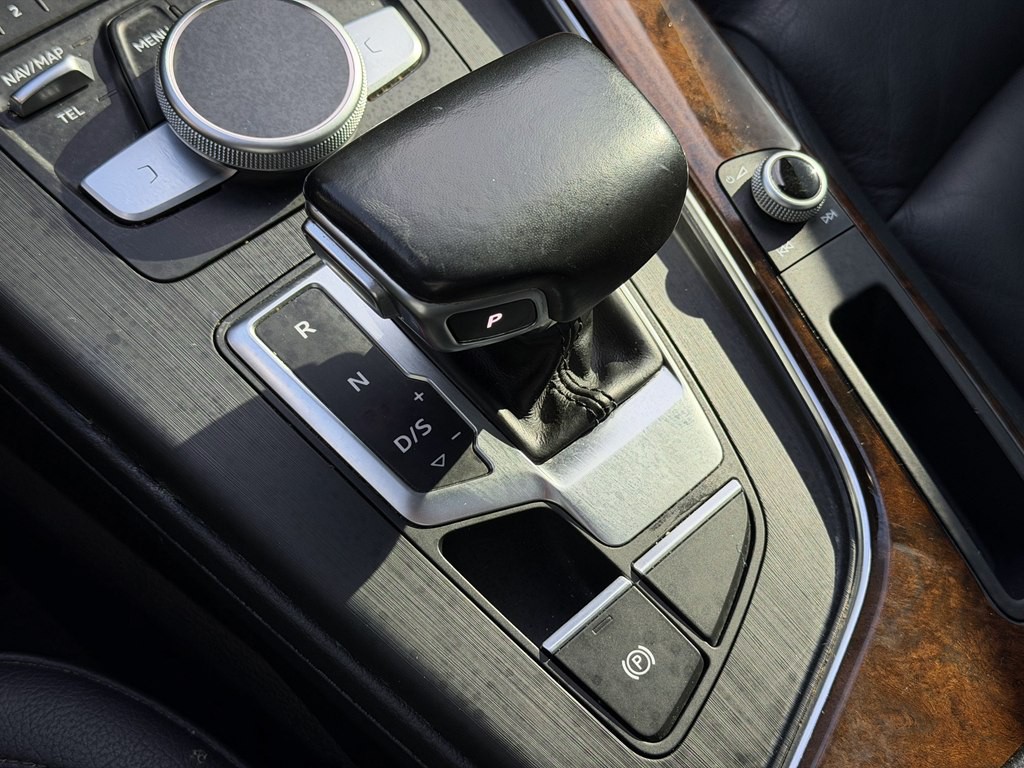 2017 Audi A4 Image 36