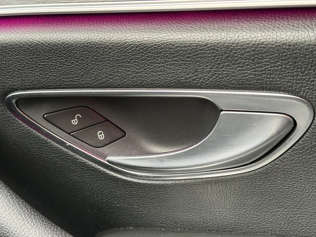 2017 Mercedes-Benz E-Class Image 22