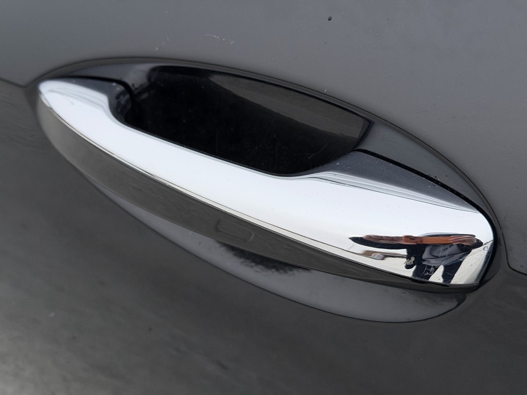 2017 Mercedes-Benz E-Class Image 50