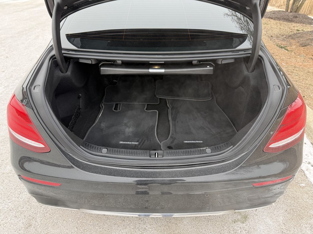 2017 Mercedes-Benz E-Class Image 60