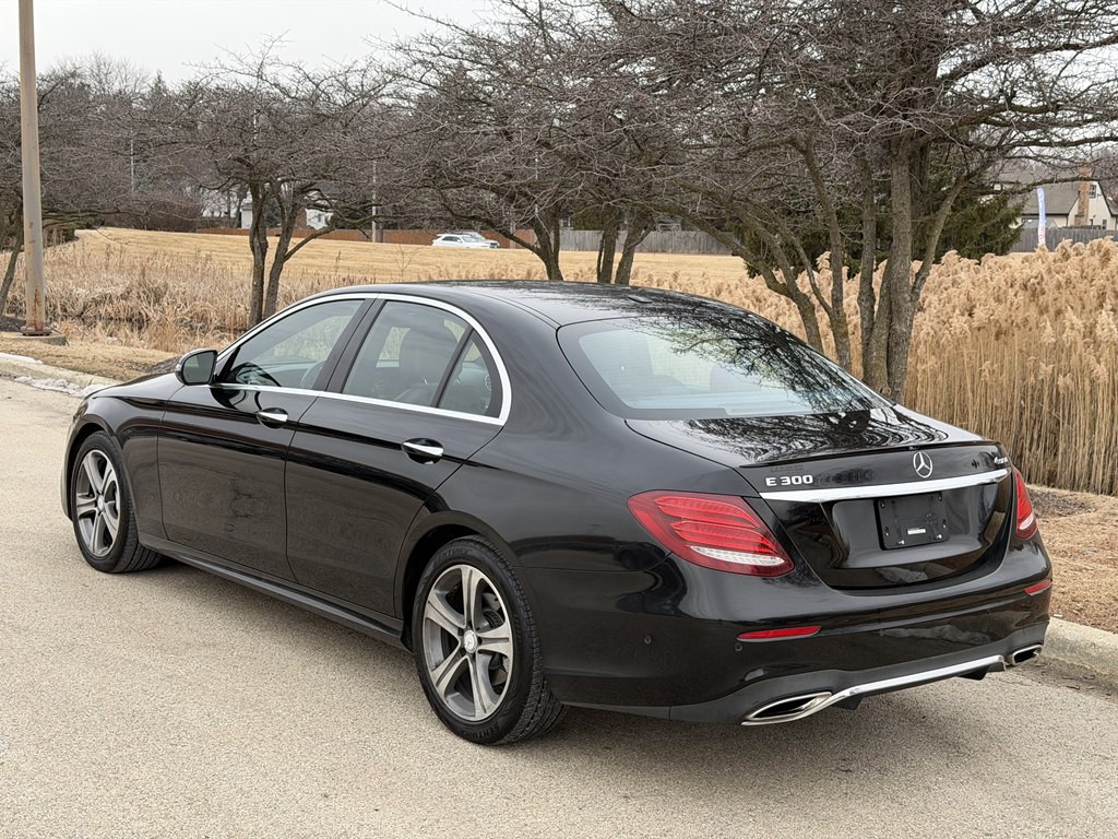 2017 Mercedes-Benz E-Class Image 4