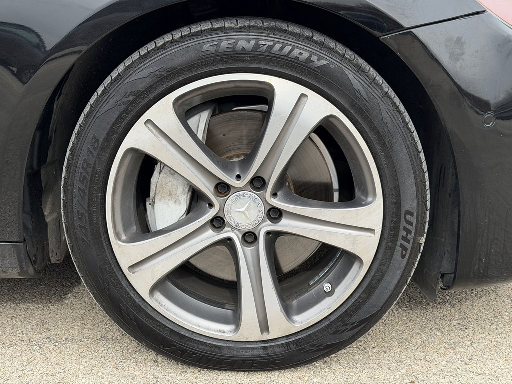 2017 Mercedes-Benz E-Class Image 9