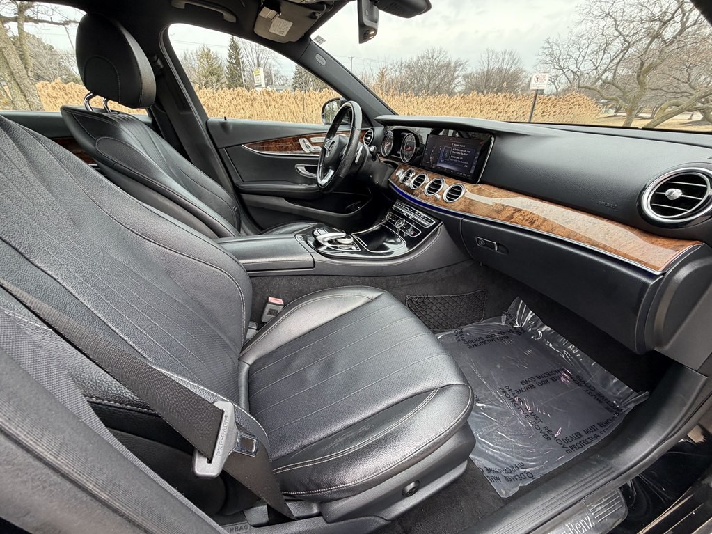 2017 Mercedes-Benz E-Class Image 18