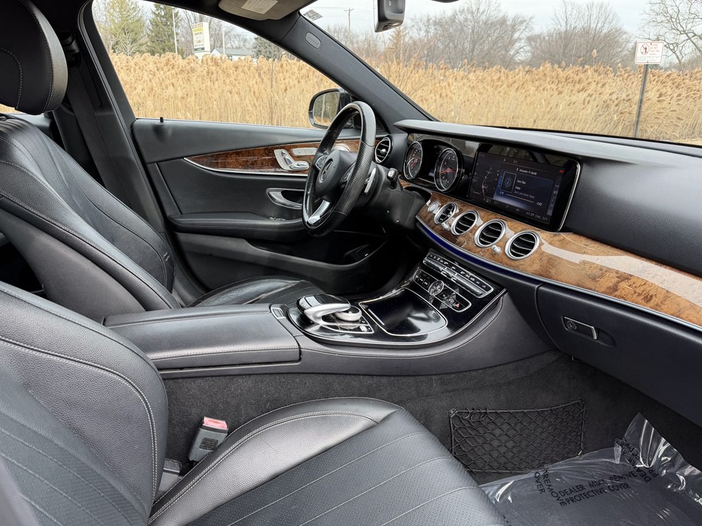 2017 Mercedes-Benz E-Class Image 19