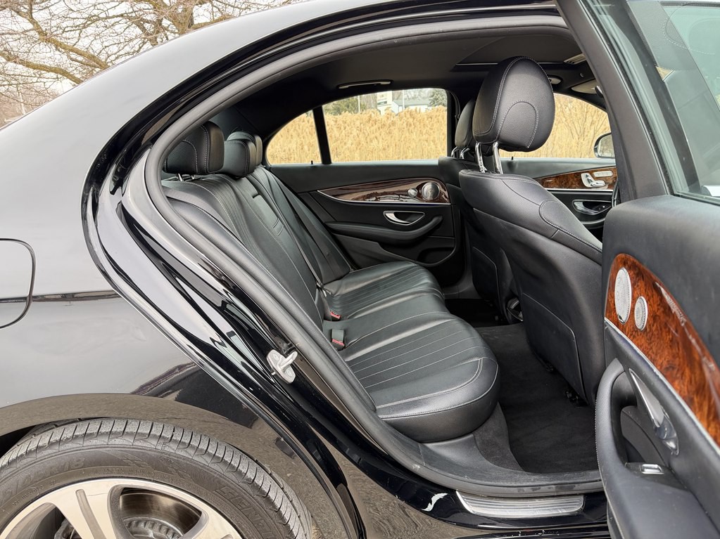 2017 Mercedes-Benz E-Class Image 22