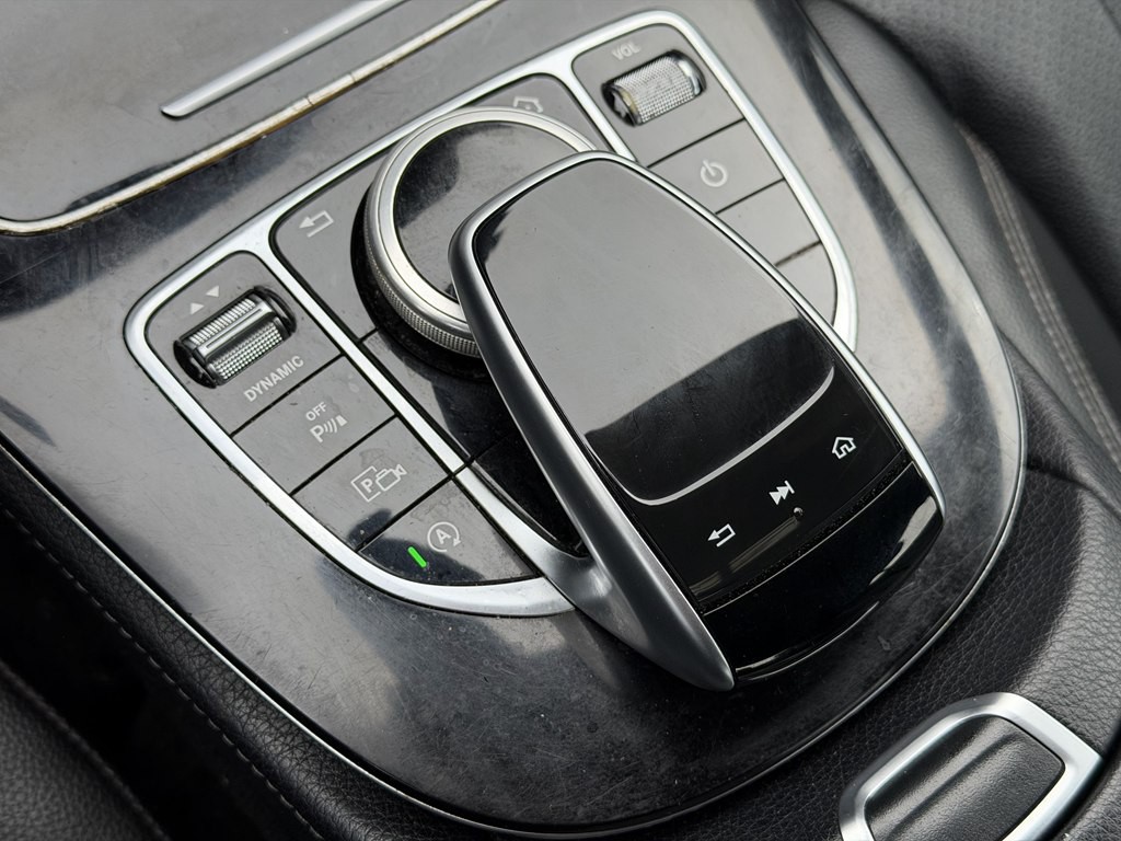 2017 Mercedes-Benz E-Class Image 30