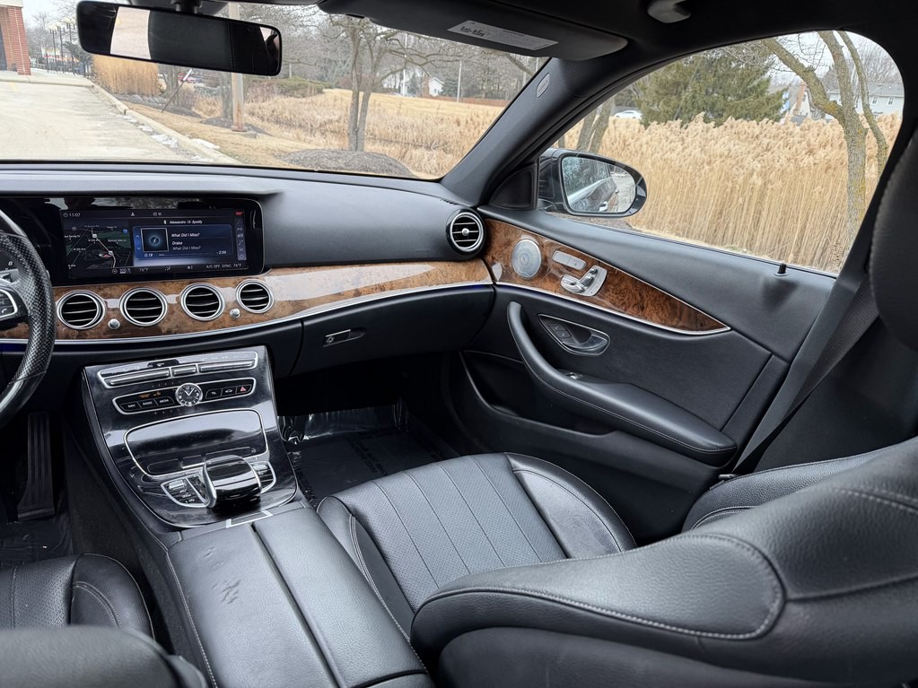 2017 Mercedes-Benz E-Class Image 40