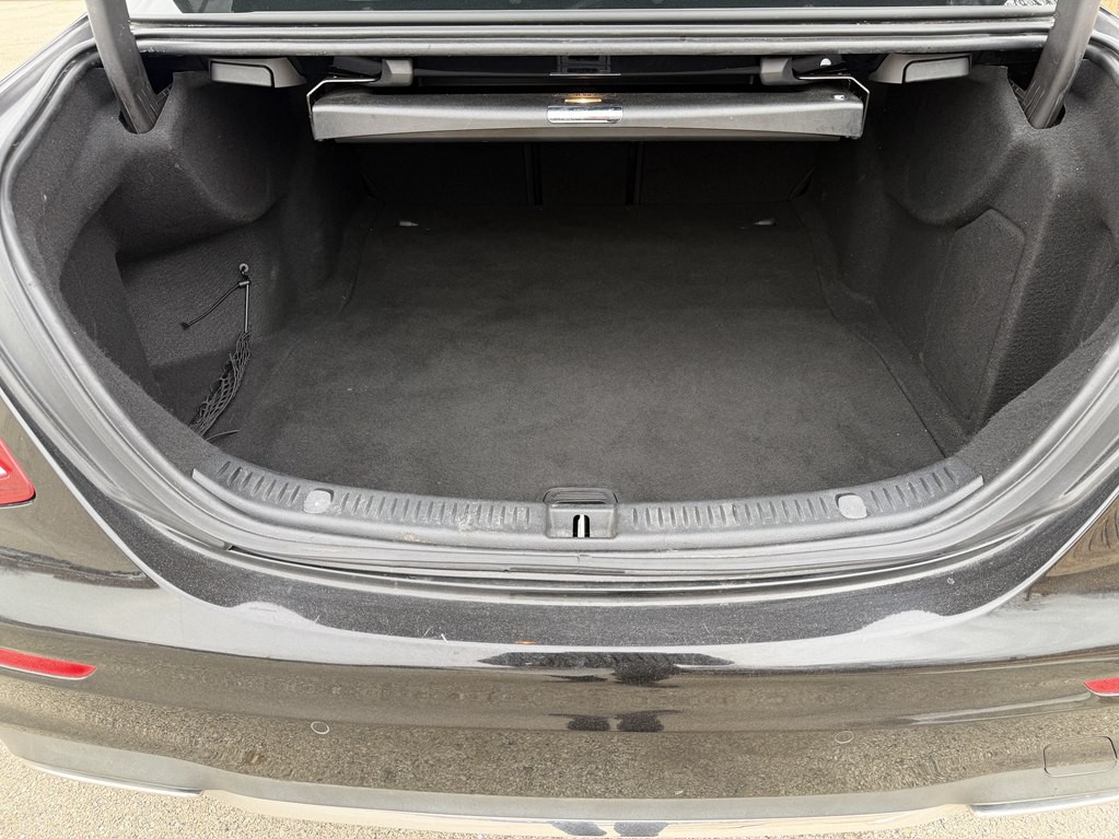 2017 Mercedes-Benz E-Class Image 46