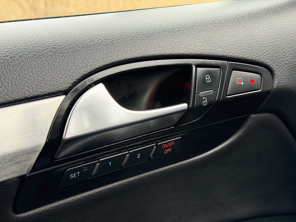 2012 Audi Q7 Image 32