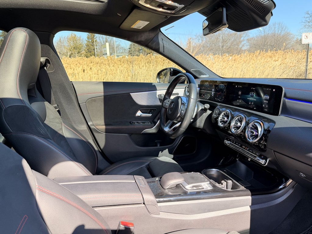 2020 Mercedes-Benz CLA-Class Image 23
