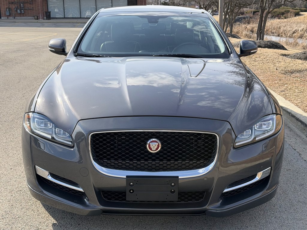 2016 Jaguar XJ Image 7
