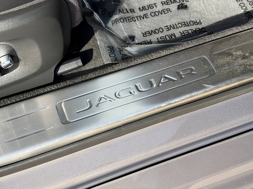 2016 Jaguar XJ Image 13