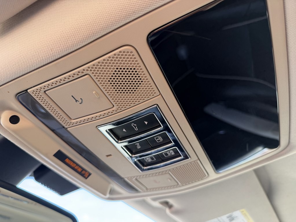 2016 Jaguar XJ Image 33