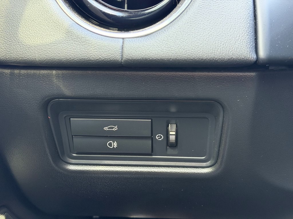 2016 Jaguar XJ Image 35