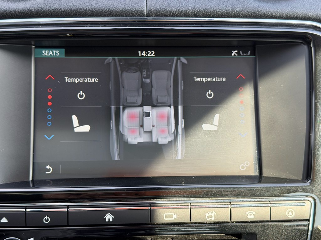 2016 Jaguar XJ Image 39