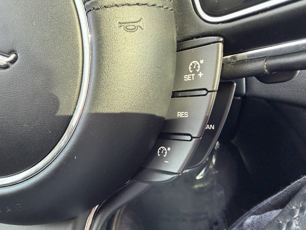 2016 Jaguar XJ Image 43