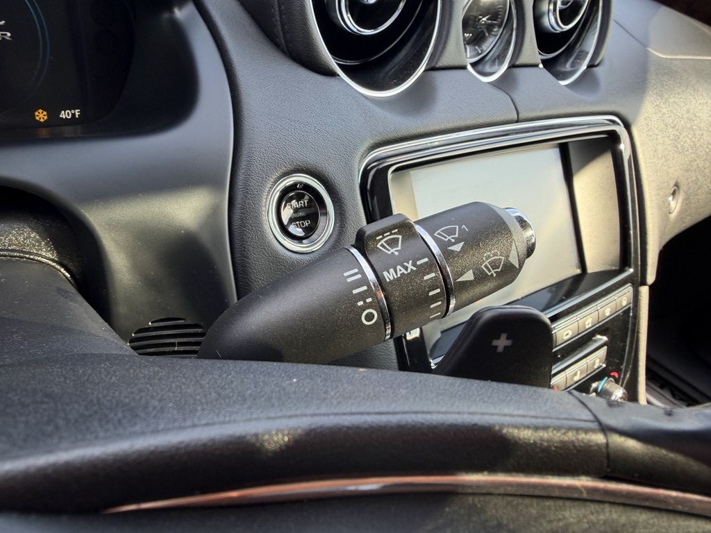 2016 Jaguar XJ Image 51