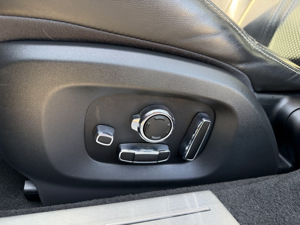 2016 Jaguar XJ Image 55