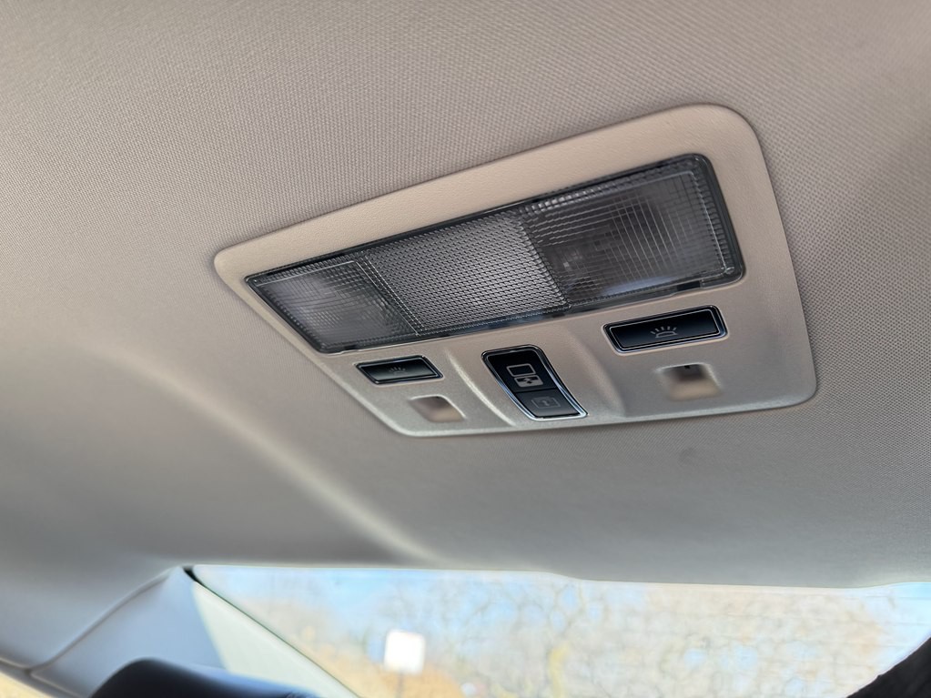 2016 Jaguar XJ Image 59