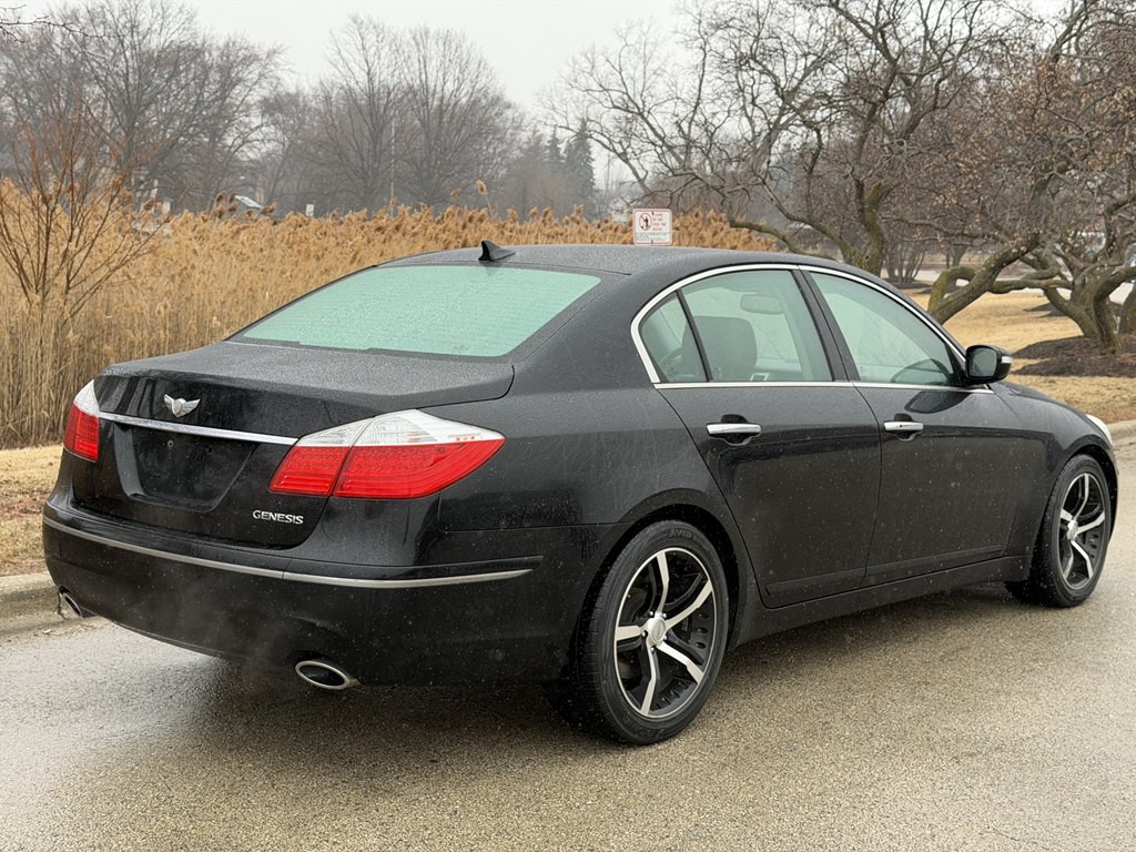 2009 Hyundai Genesis Image 2