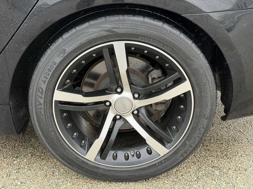 2009 Hyundai Genesis Image 12