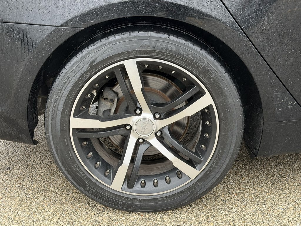 2009 Hyundai Genesis Image 13