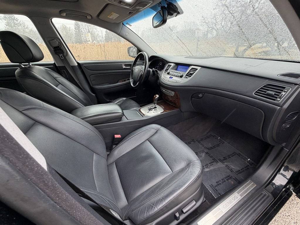 2009 Hyundai Genesis Image 19