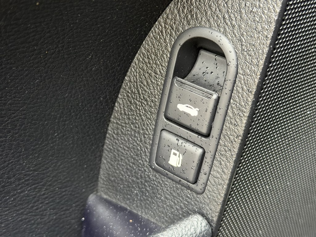 2009 Hyundai Genesis Image 28