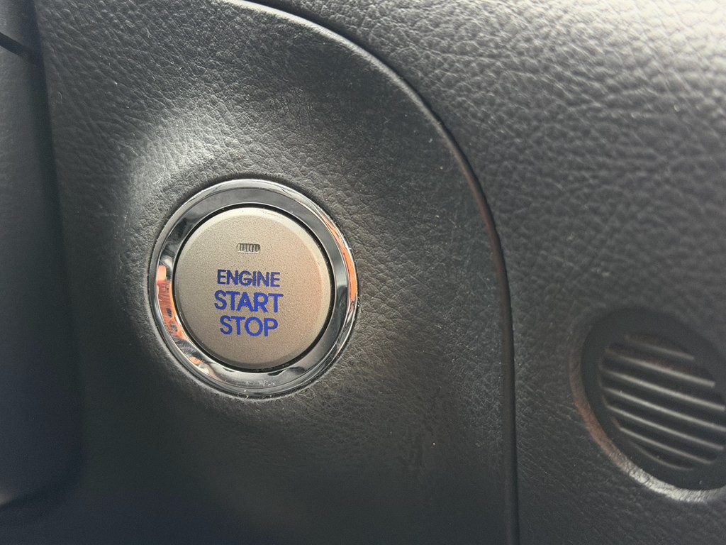 2009 Hyundai Genesis Image 29