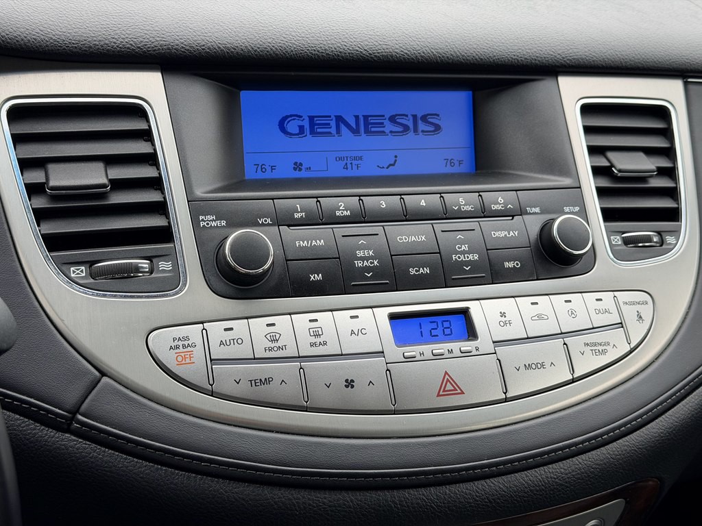2009 Hyundai Genesis Image 35
