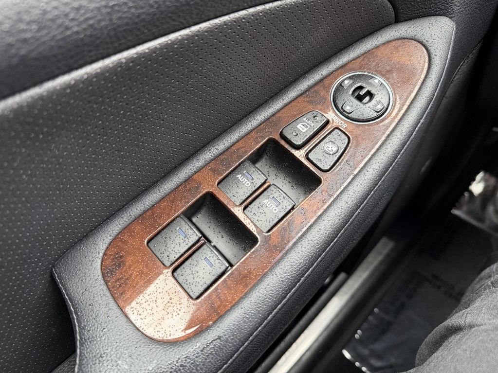 2009 Hyundai Genesis Image 37