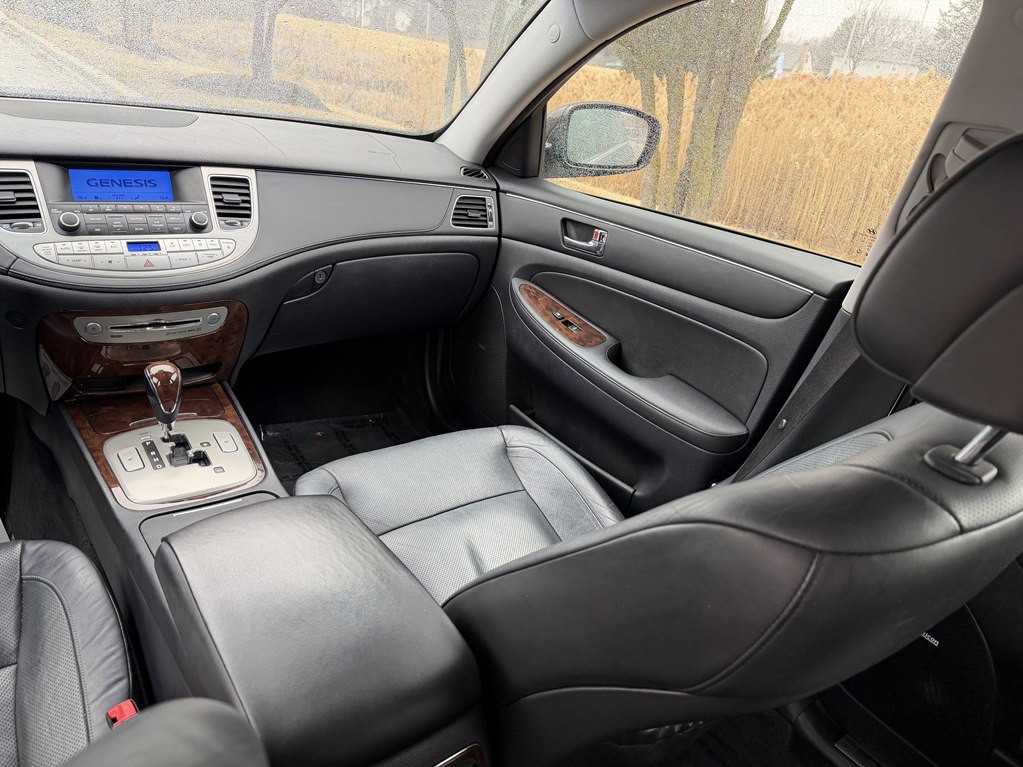 2009 Hyundai Genesis Image 43